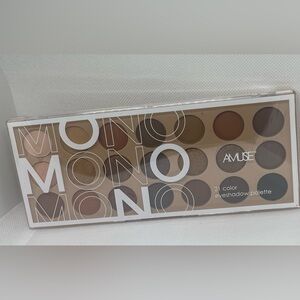 Muse 21-Color Eyeshadow Palette - Brown and Cream Hues